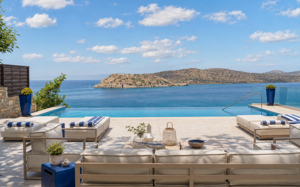Ανακαίνιση Βίλας, Πλάκα Ελούντα